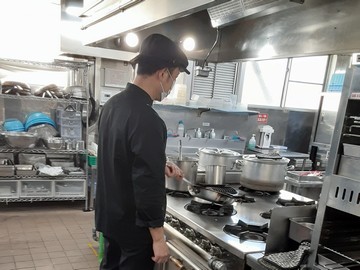 三菱電機ライフサービス株式会社/[契]工場内レストランの調理師[Ｐ]調理補助